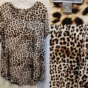 Swoop Hem Animal Print Top with Short Sleeves • Super Soft • XL